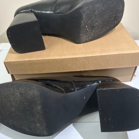 Shoes - Picture 5 of 6